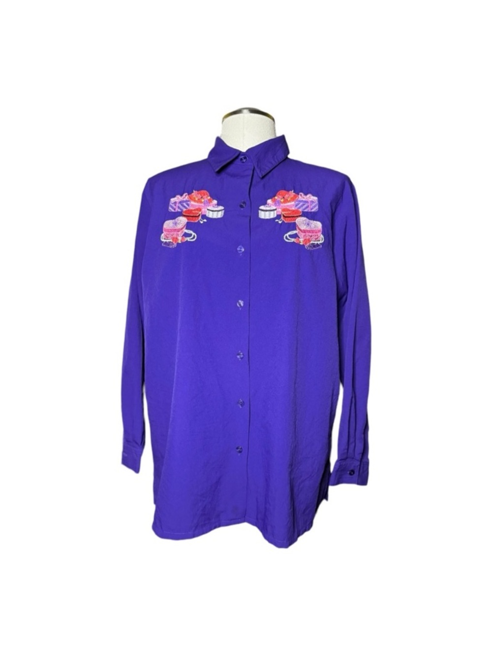 BonWorth Heart Button Down Oversized Embroidered Vintage Top